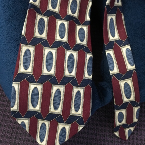 Men’s Roundtree & Yorke Tie 100% Silk Tie - Picture 2 of 8